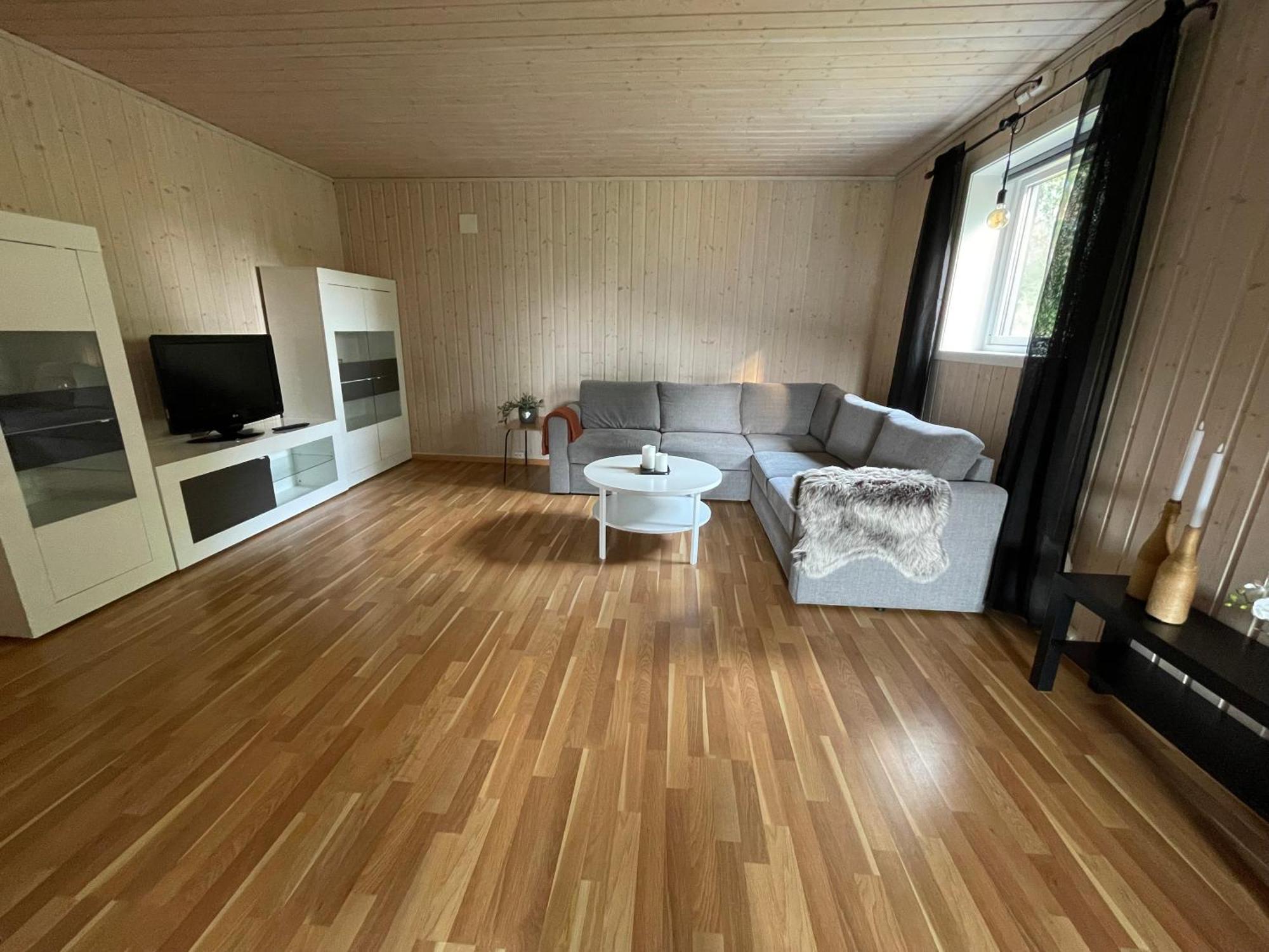 Sentral Og Romslig Leilighet Naert Senja Finnsnes Dış mekan fotoğraf