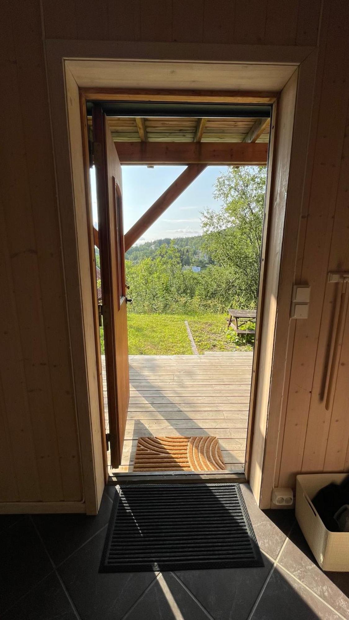 Sentral Og Romslig Leilighet Naert Senja Finnsnes Dış mekan fotoğraf